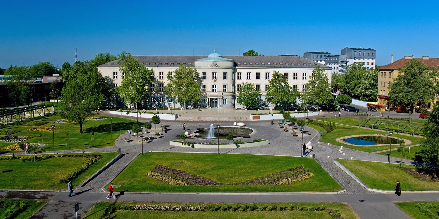 Dunaújváros Egyetem A épület