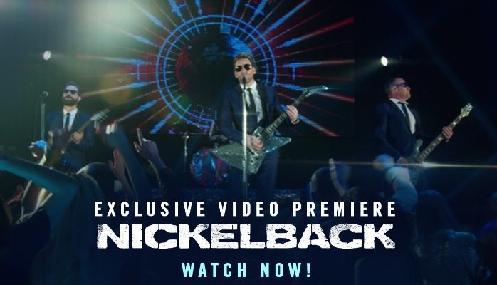 Nickelback keeps me up. Солист Найклбэк. She keeps me up Nickelback. Nickelback на сцене. Никельбэк she keeps me.
