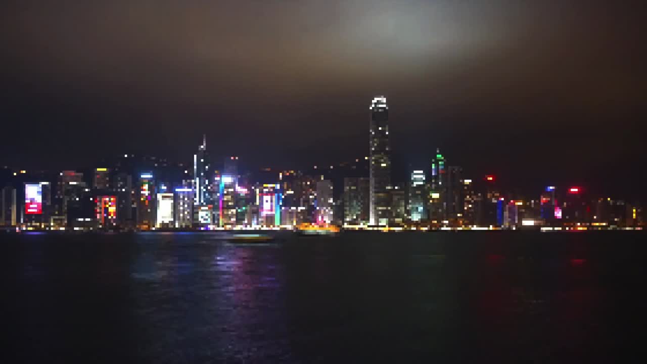 Hong Kong is no stranger to an eclectic mix of East-meets-West culture. A noteworthy development is its thriving contemporary art scene crowned by being No. 1 auction centre in Asia and No. 2 in the world. Hear from leaders in the field on why Hong Kong has emerged as a top destination for art dealers, collectors and creative talents.   Interviewees (in order of appearance): Katie de Tilly, Director, 10 Chancery Lane Gallery Dr Louis Ng, Museum Director, Hong Kong Palace Museum   #hongkong #asiasworldcity #brandhongkong #artandculture #25A