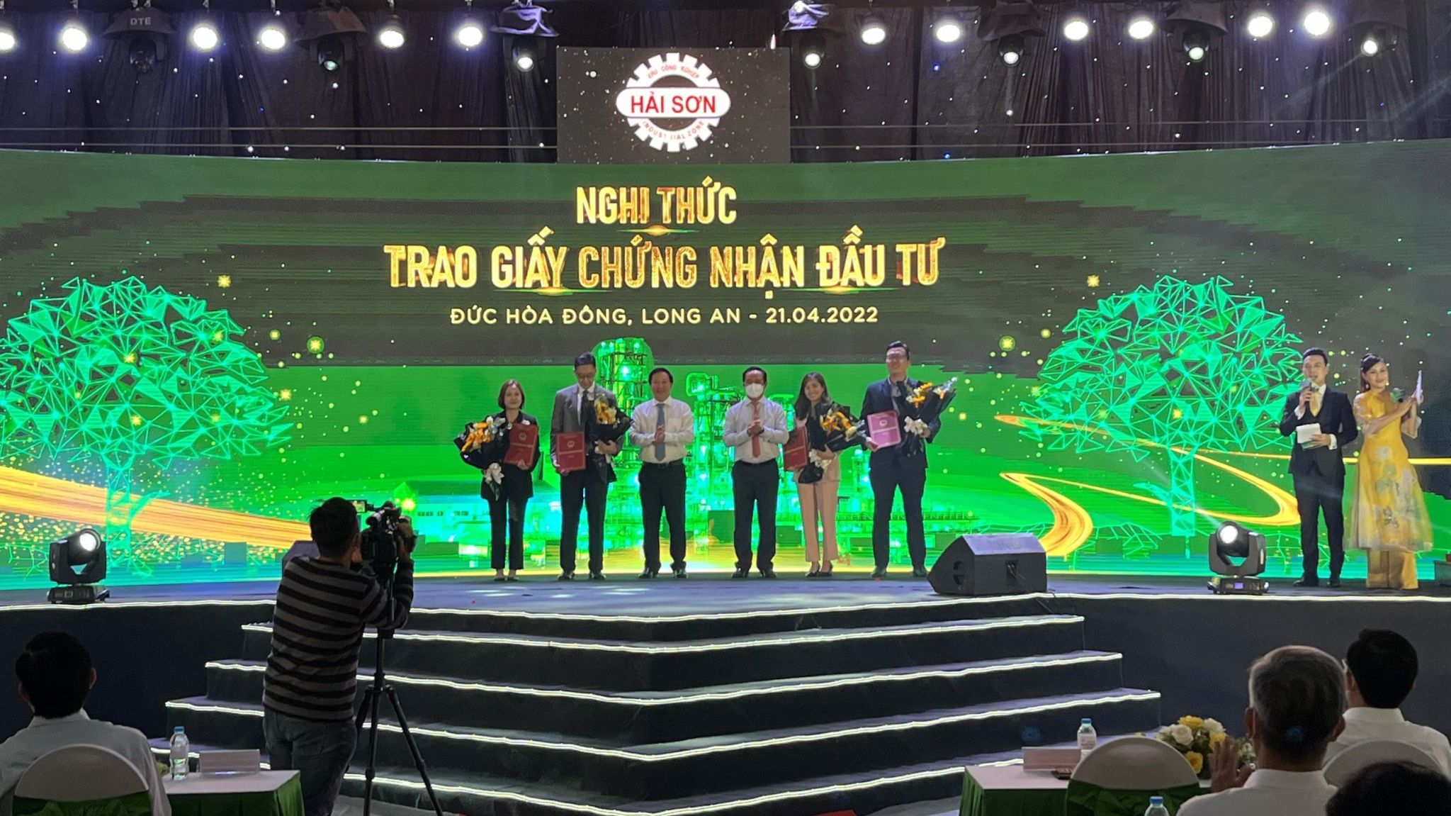 No alternative text description for this image