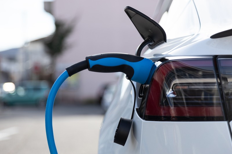 new-york-s-electric-vehicle-rebate-logistic-transition-innovation